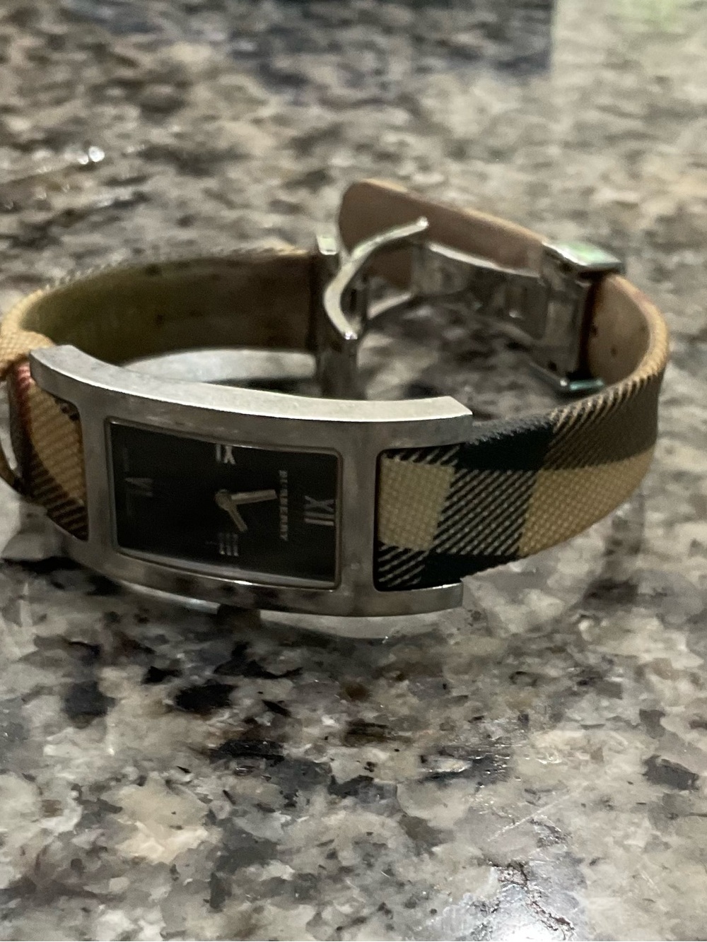 Vintage BURBERRY Swiss-Made ladies watch. 11500L